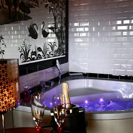 Romantique Avec Jacuzzi Et Terrasse Apartment Perpignan