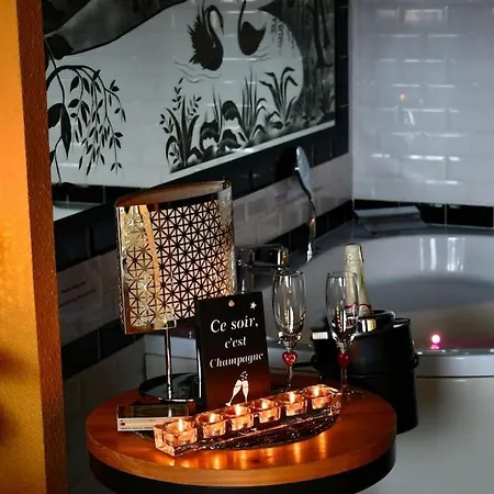 Apartment Romantique Avec Jacuzzi Et Terrasse